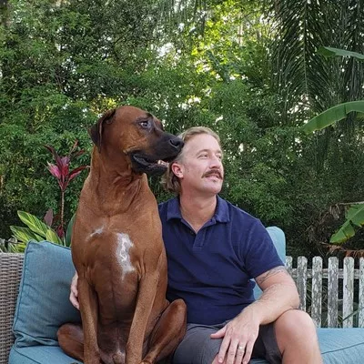 Efektiv Massage, LLC Logo